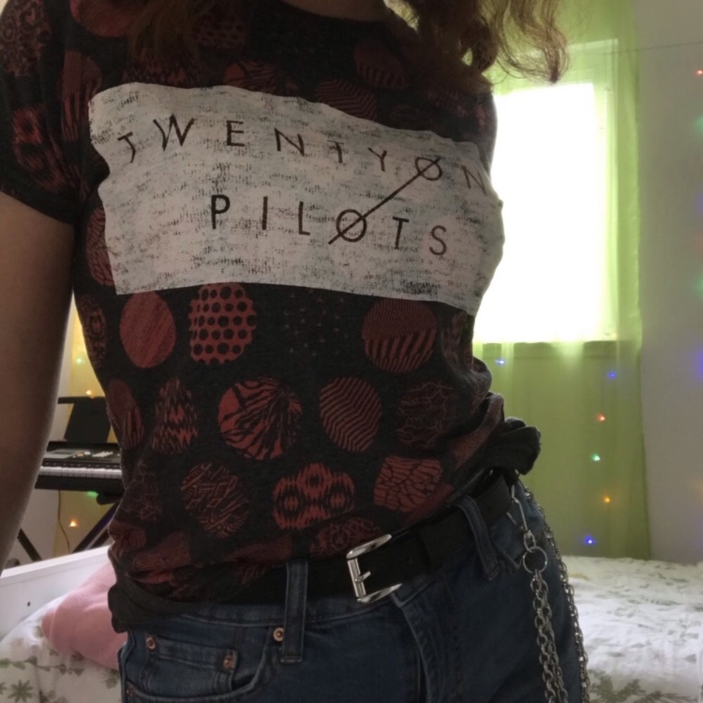 hot topic twenty one pilots t shirt